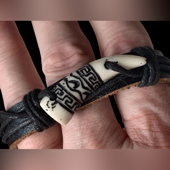 Tribal Black Leather & Cord Imitation Crocodile Tooth Mens Bracelet Jewelry - Picture 7 of 10